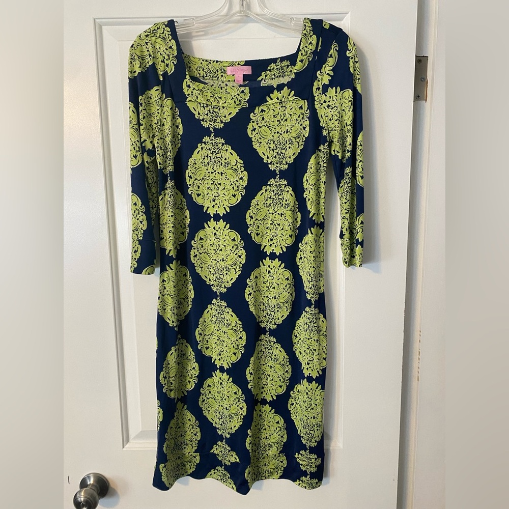 Like New Lilly Pulitzer Silk Navy/Green Medallion Dress 3/4 Sleeve Size 8